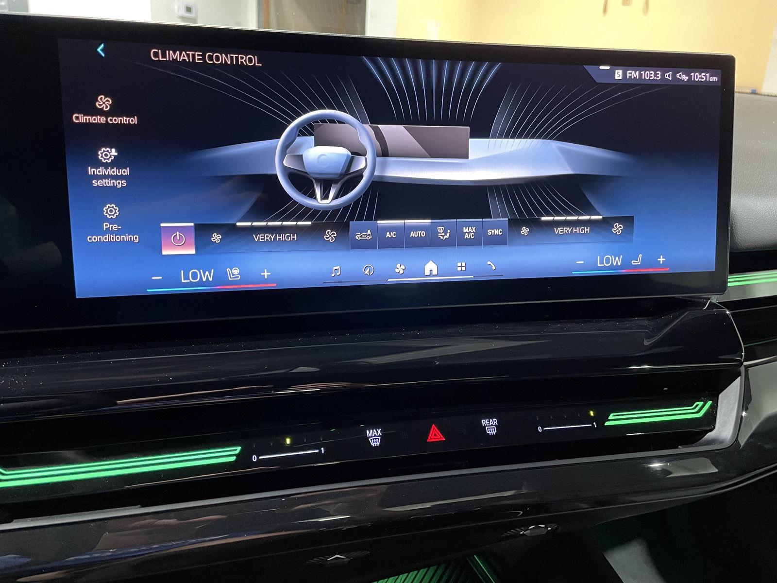 Vehicle photo 35
