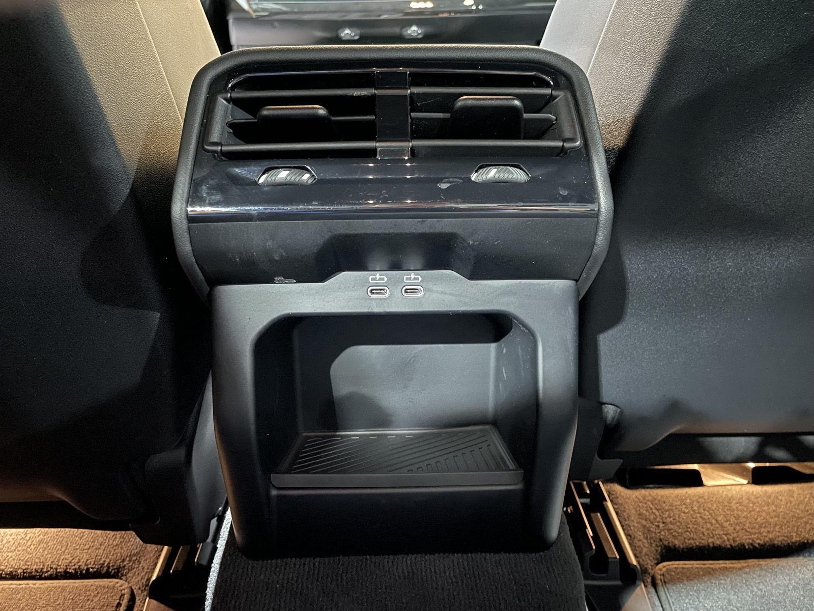 Vehicle photo 39