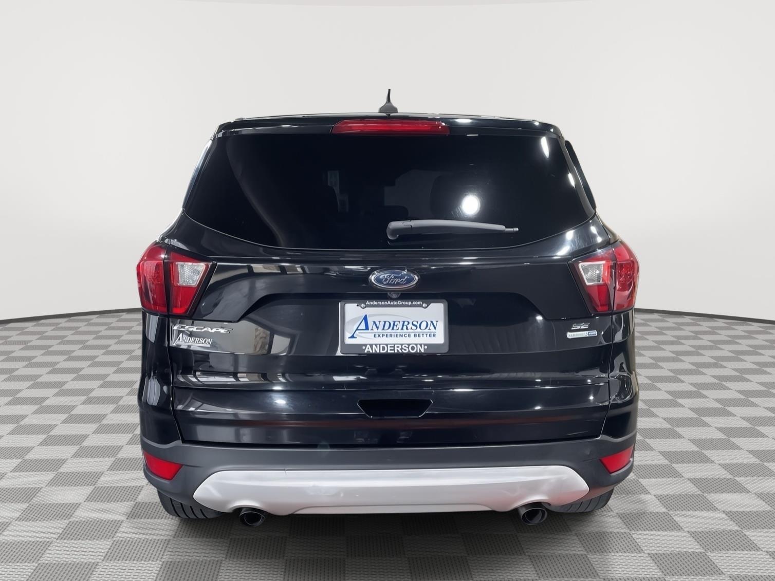 Vehicle photo 8