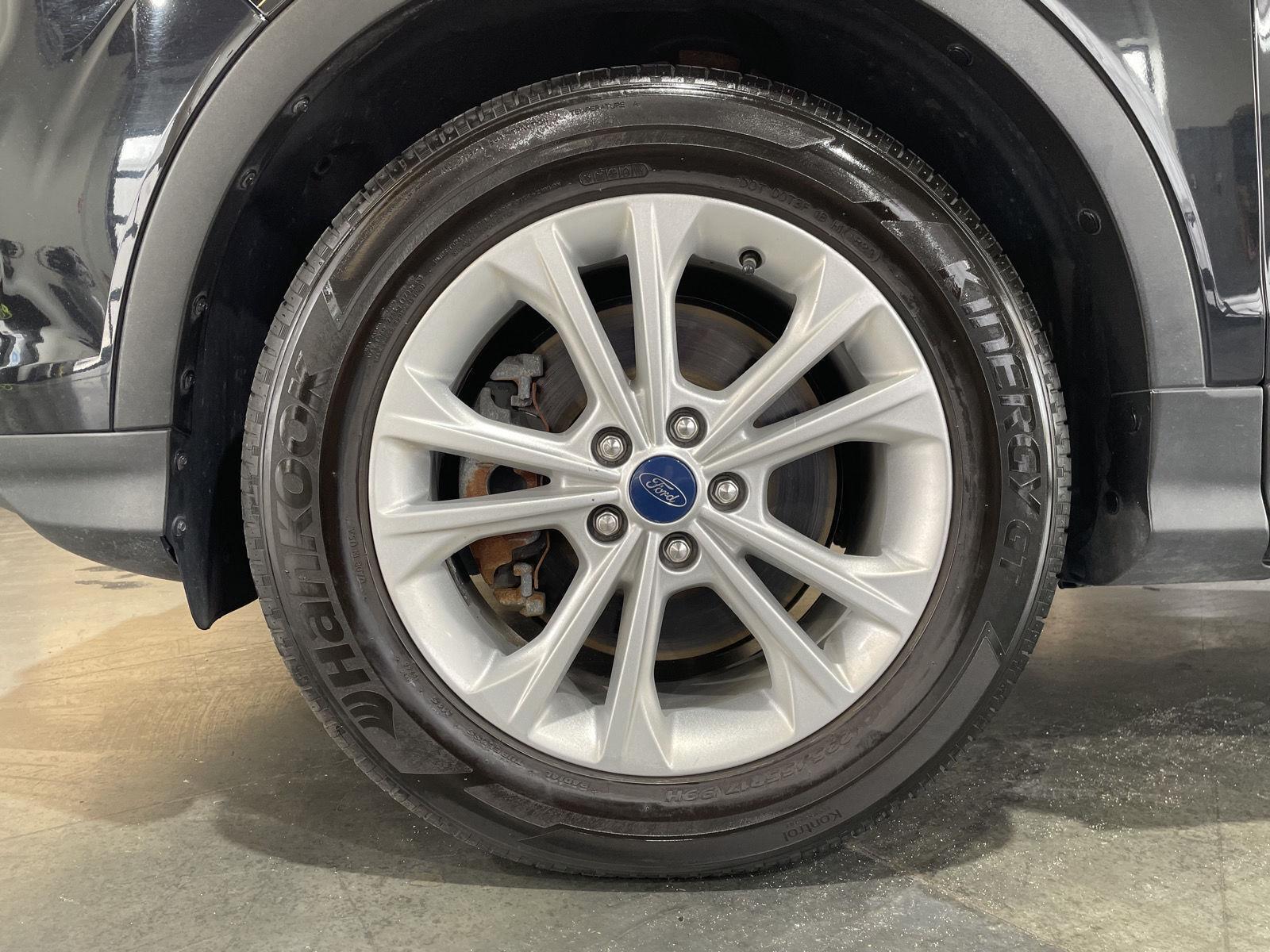 Vehicle photo 10