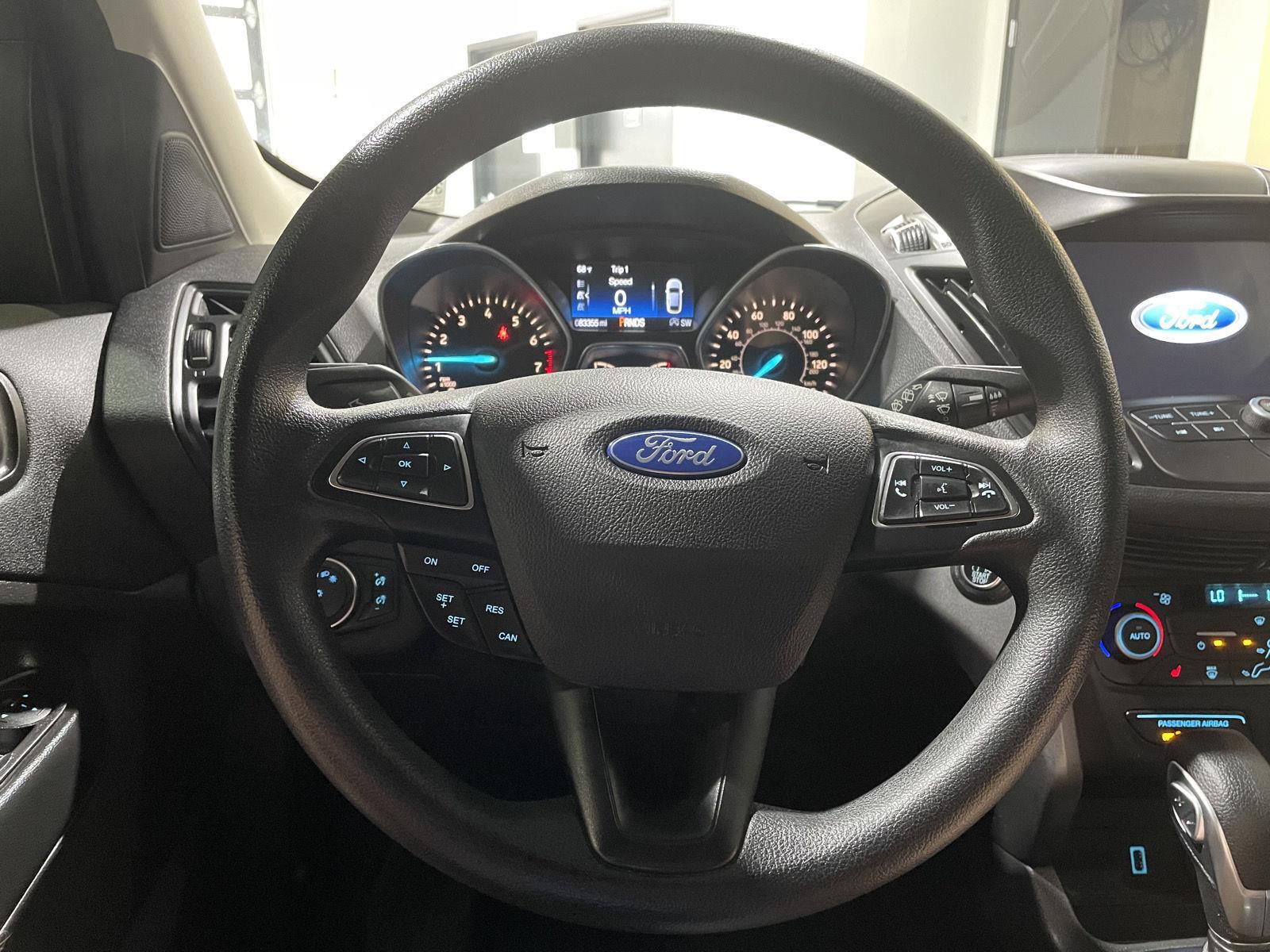 Vehicle photo 12