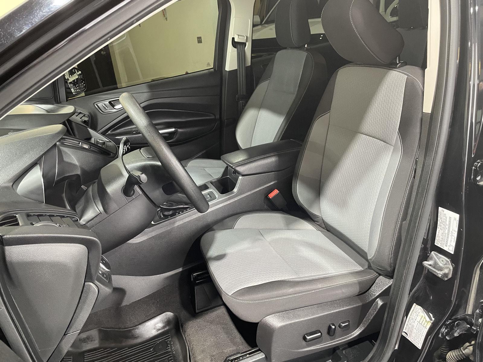 Vehicle photo 19