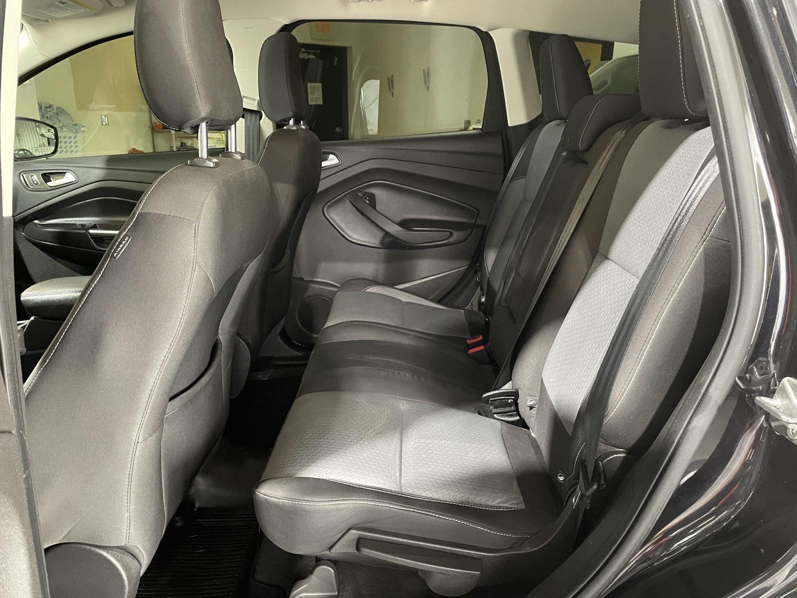 Vehicle photo 25