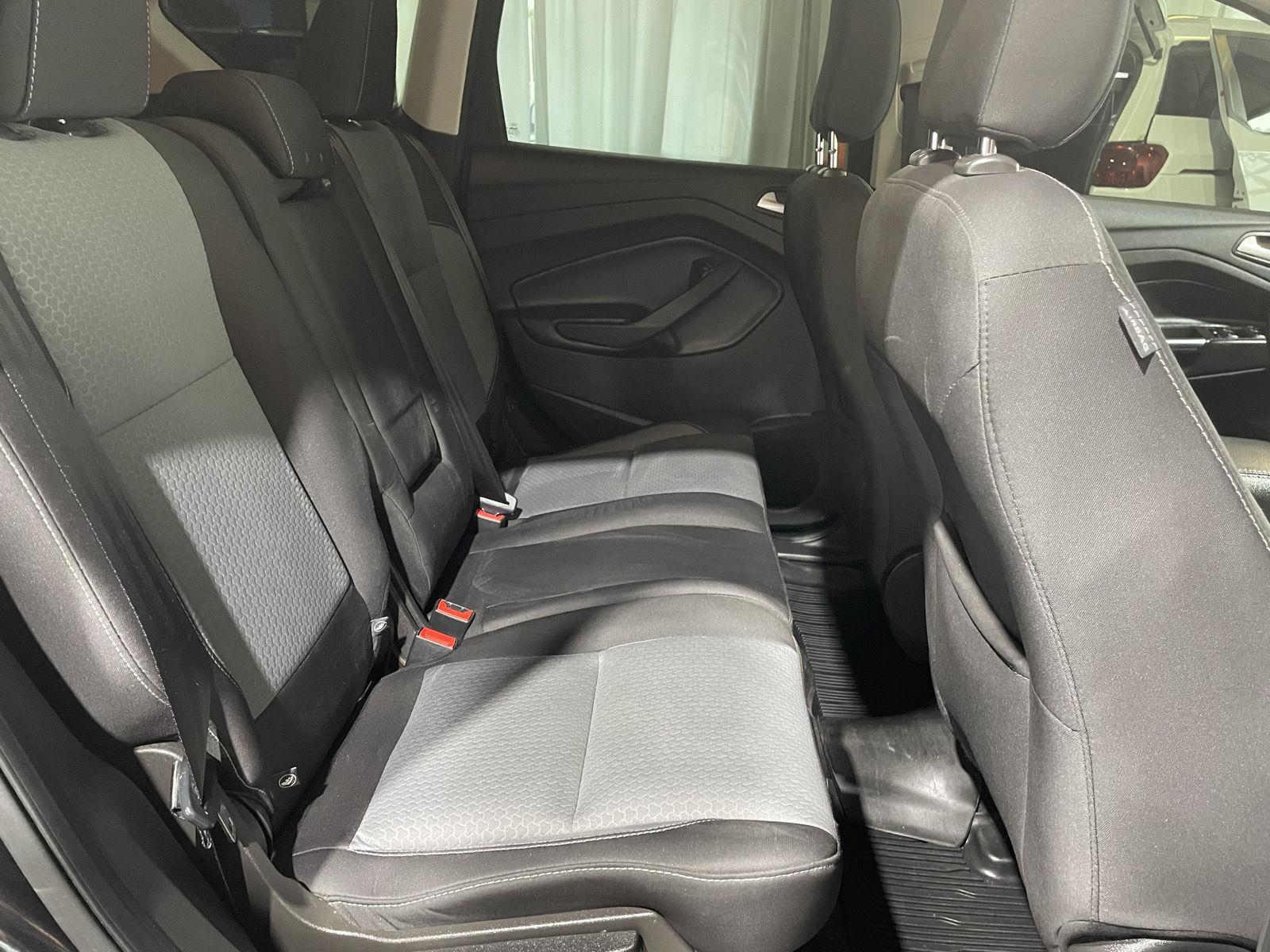 Vehicle photo 26