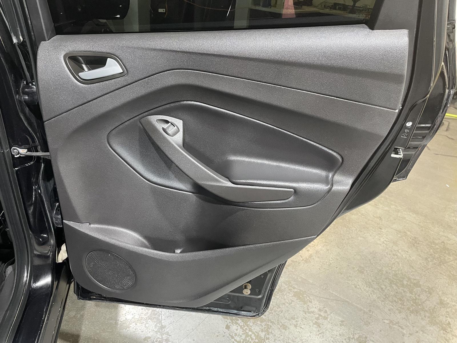 Vehicle photo 27