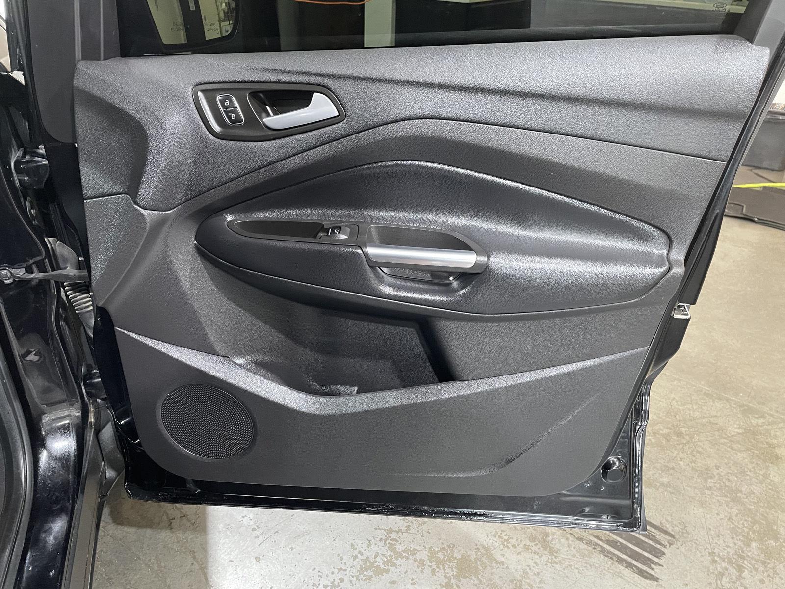 Vehicle photo 28