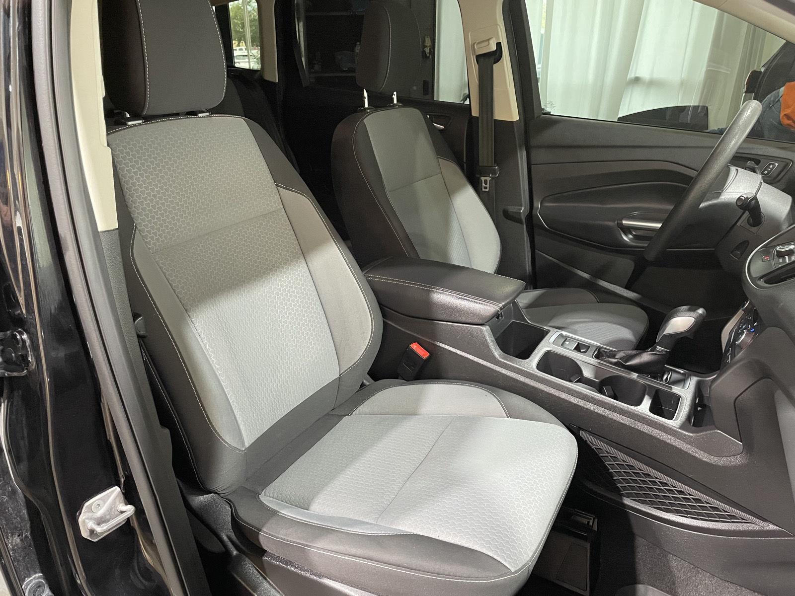 Vehicle photo 29