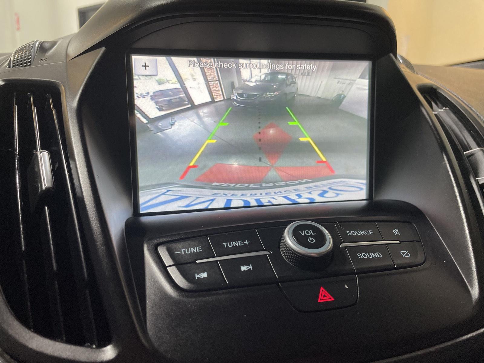 Vehicle photo 34