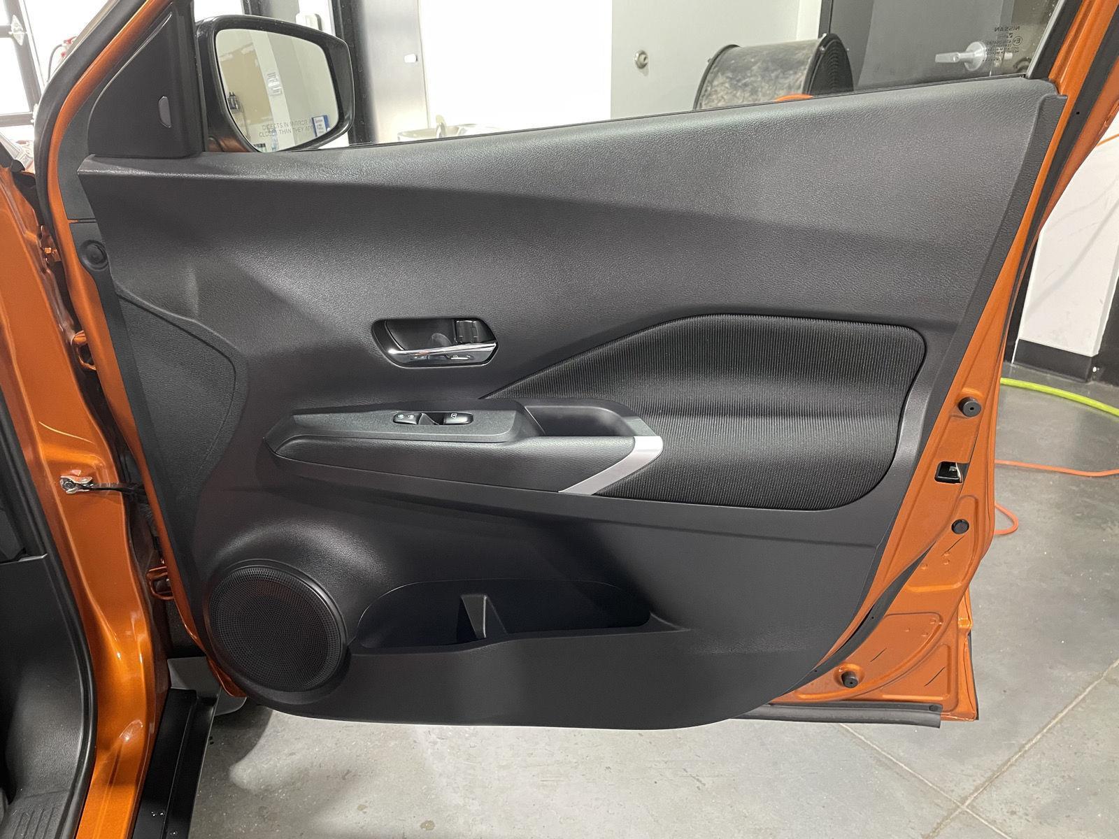 Vehicle photo 16