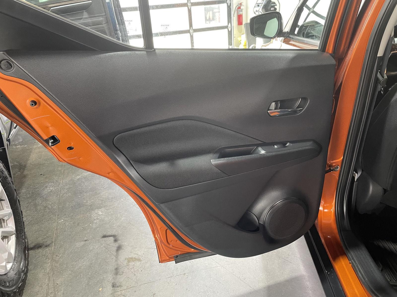 Vehicle photo 21