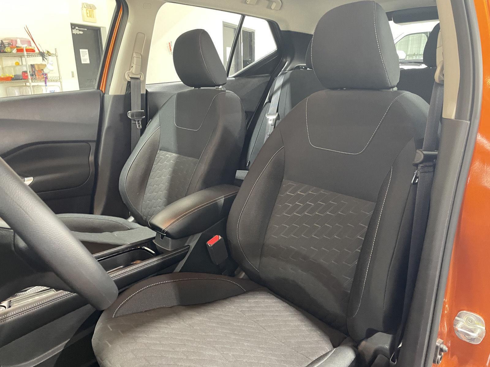 Vehicle photo 26