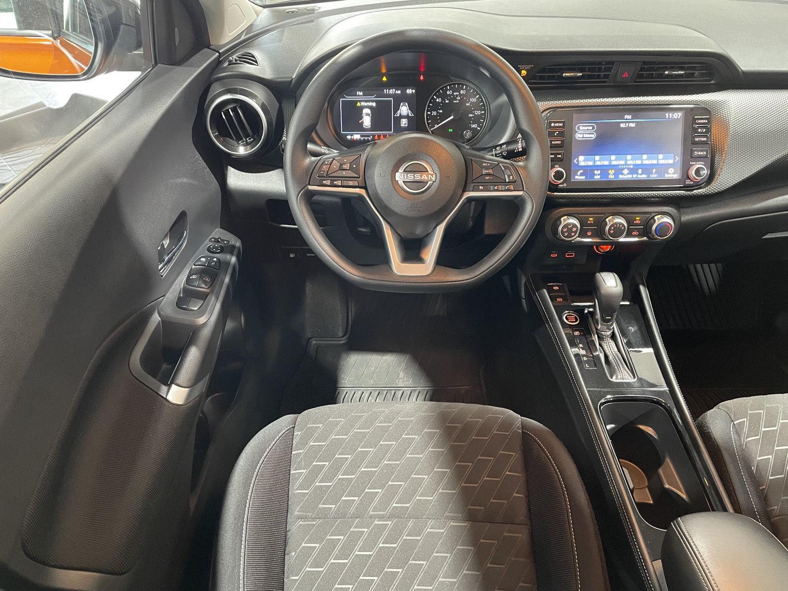 Vehicle photo 27