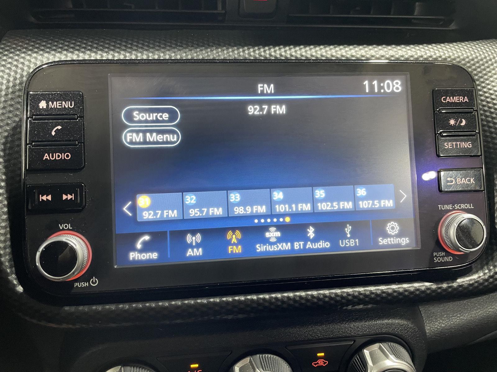 Vehicle photo 30