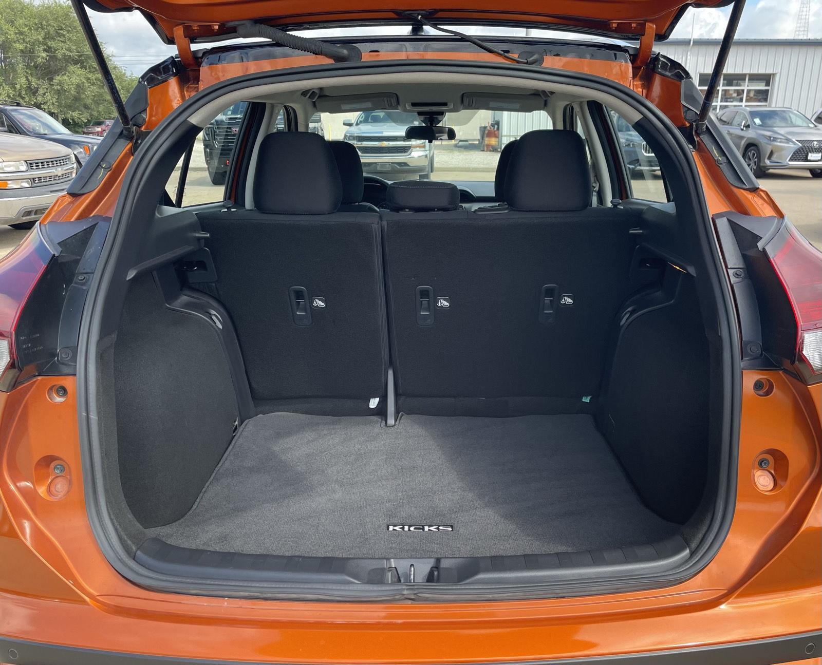 Vehicle photo 36