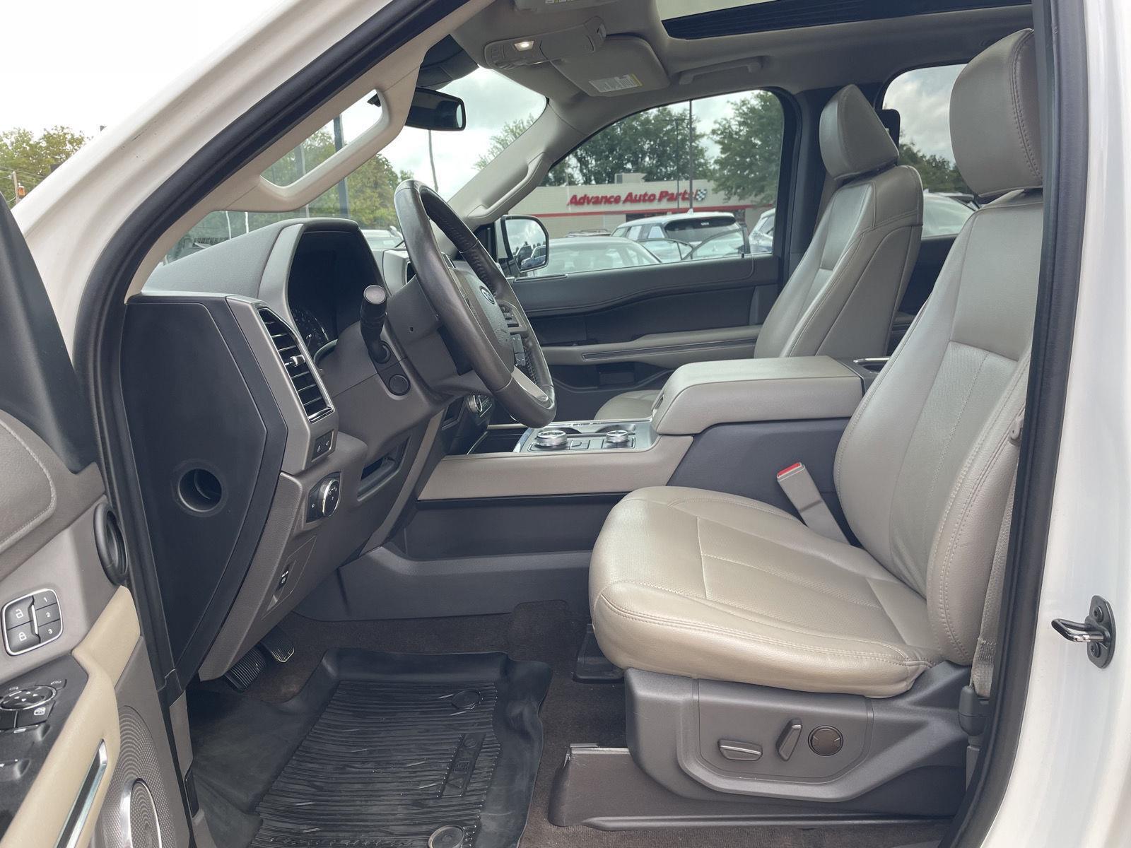 Vehicle photo 17