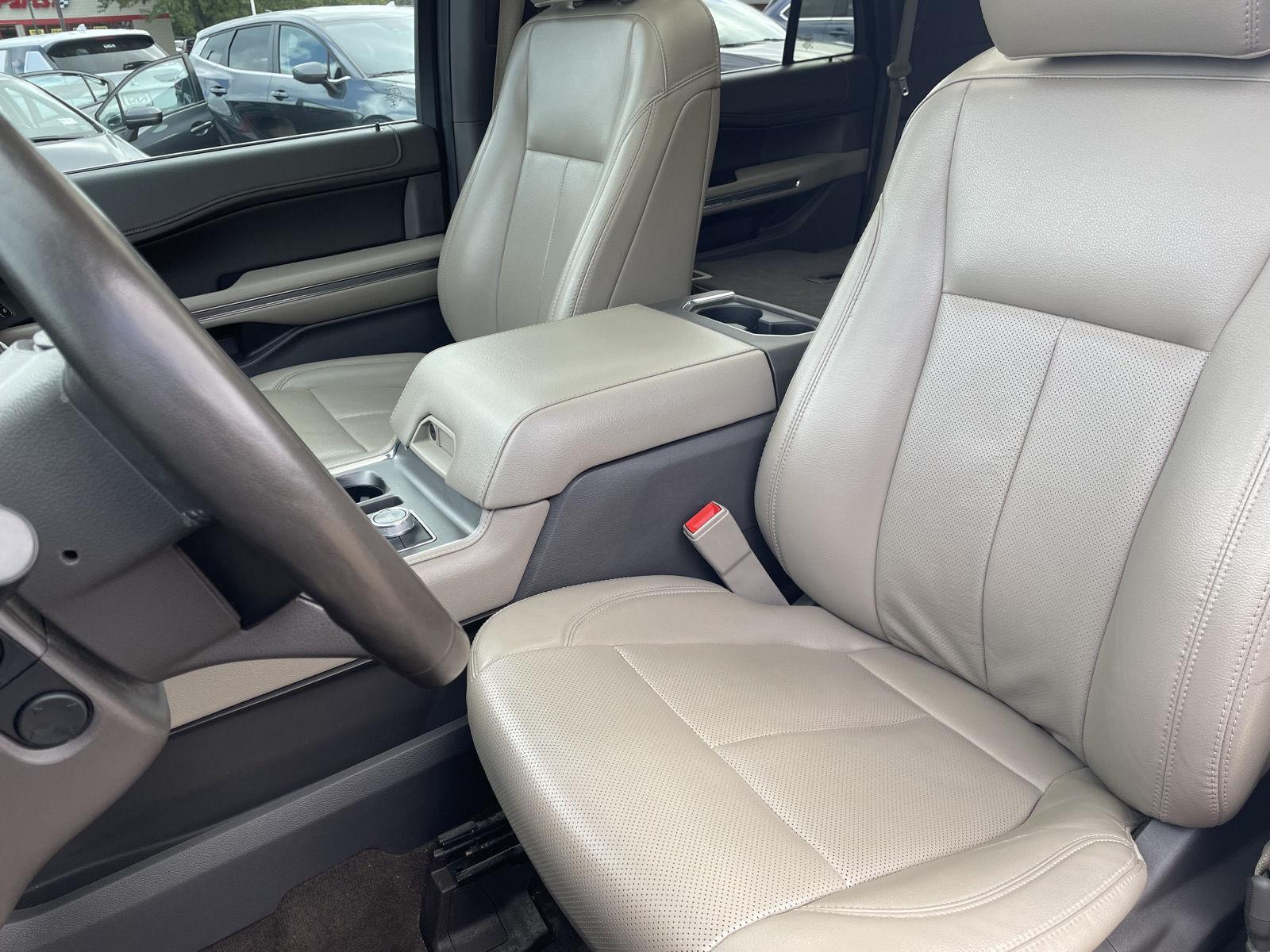 Vehicle photo 18