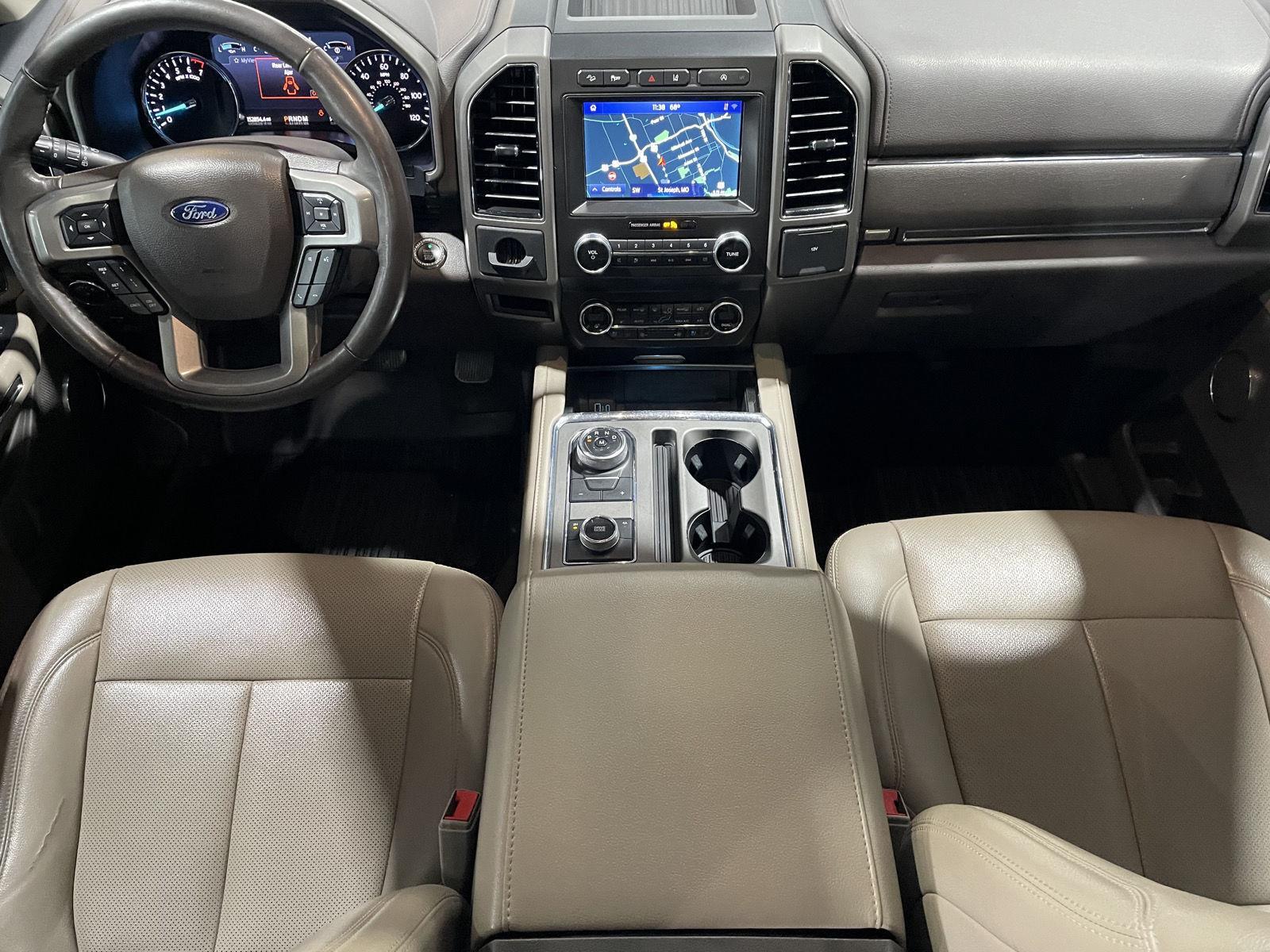 Vehicle photo 21