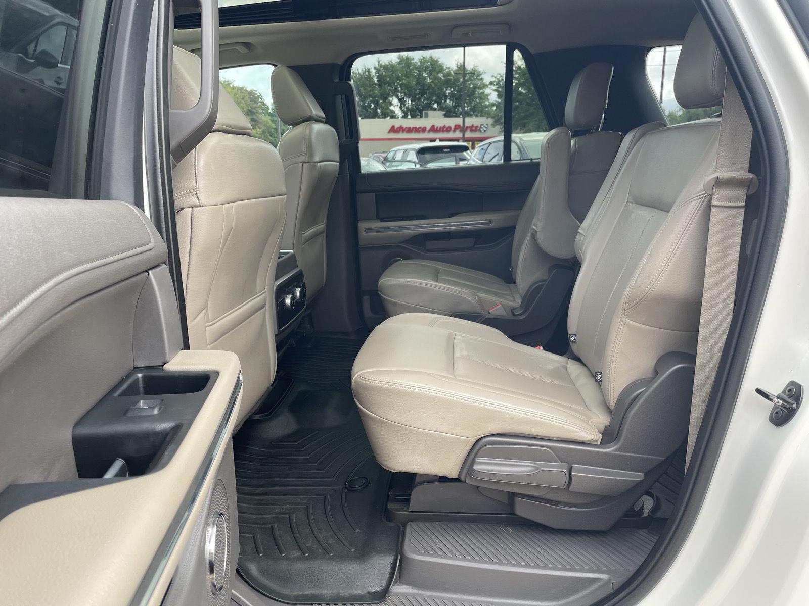 Vehicle photo 23