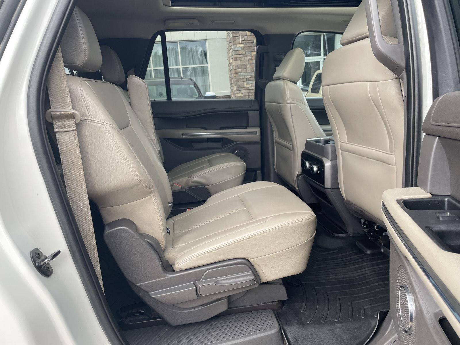 Vehicle photo 26