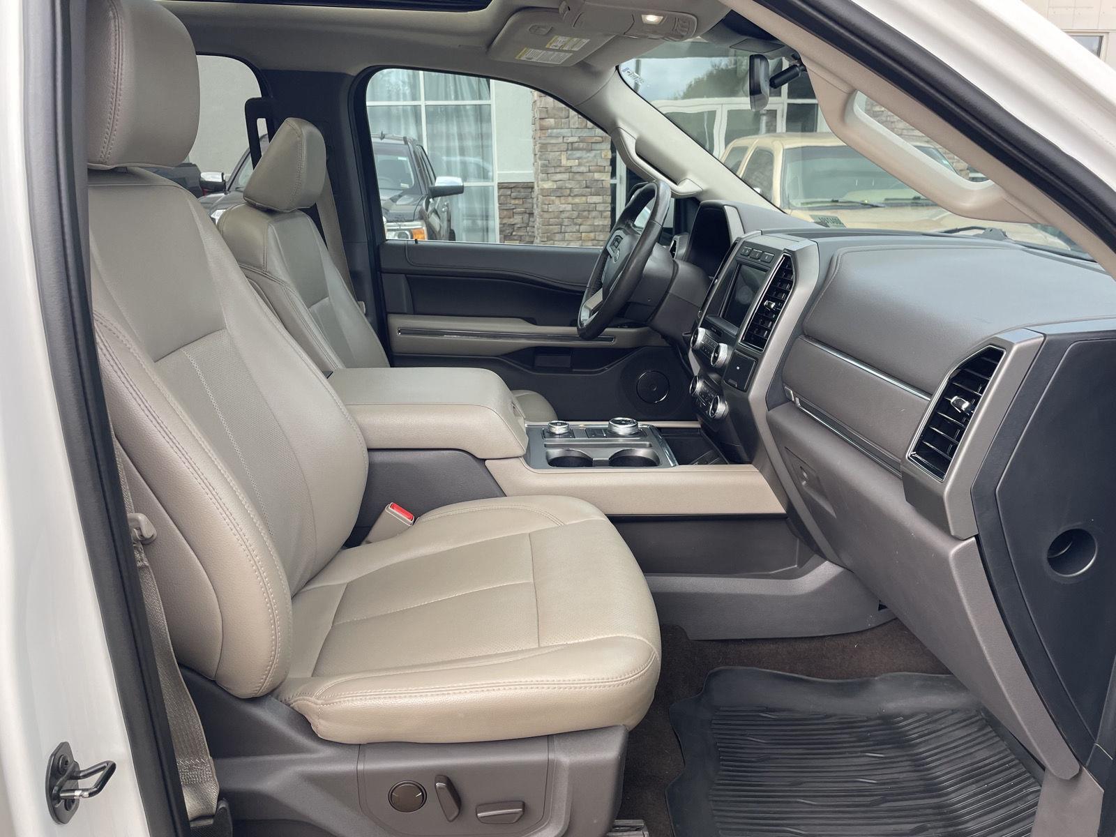 Vehicle photo 29