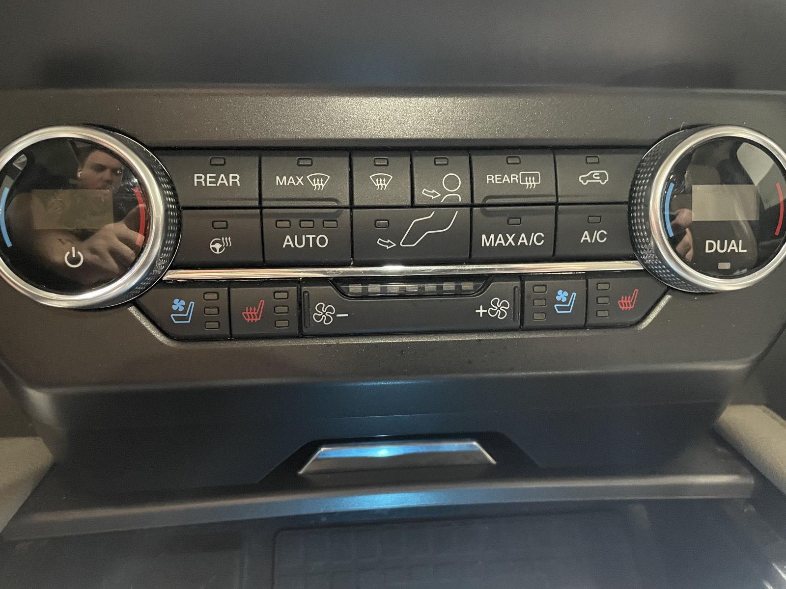 Vehicle photo 35