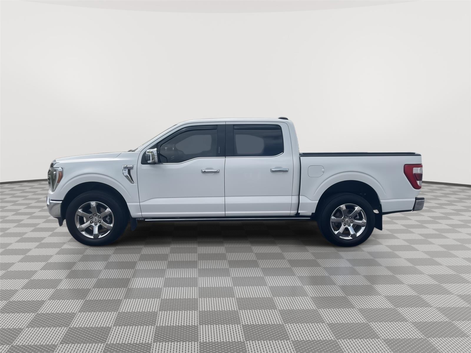 Vehicle photo 2