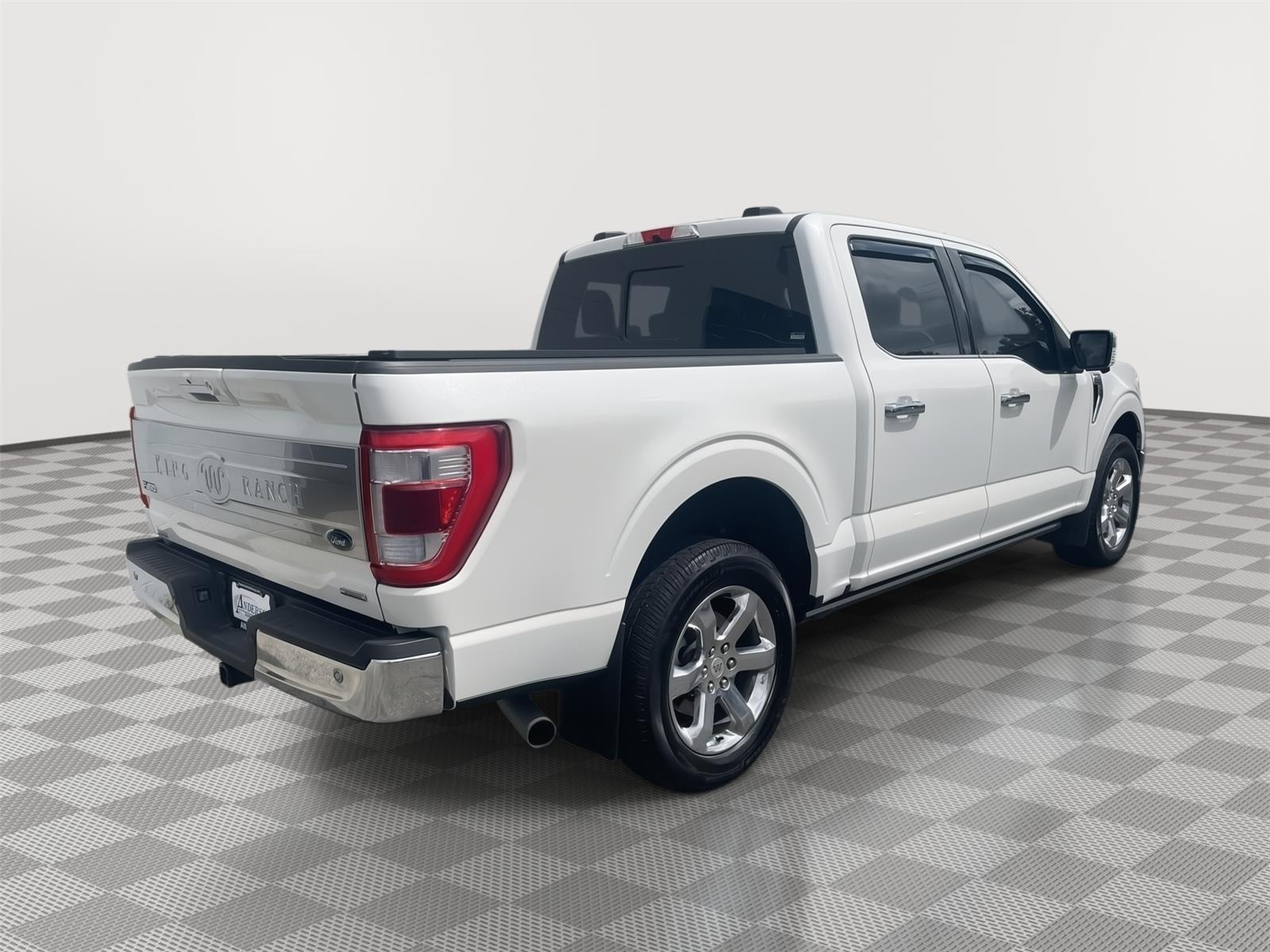 Vehicle photo 6