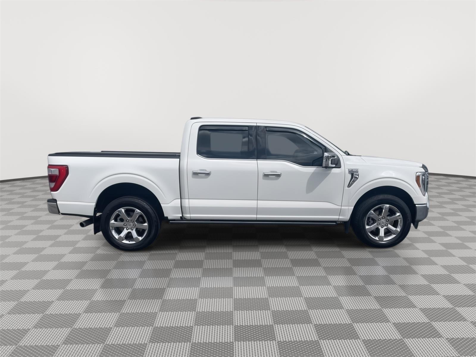 Vehicle photo 7