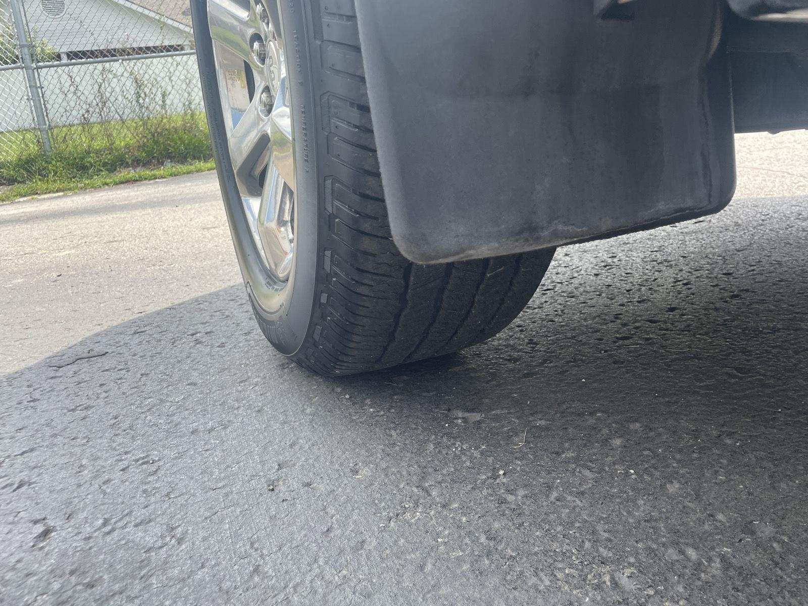 Vehicle photo 12