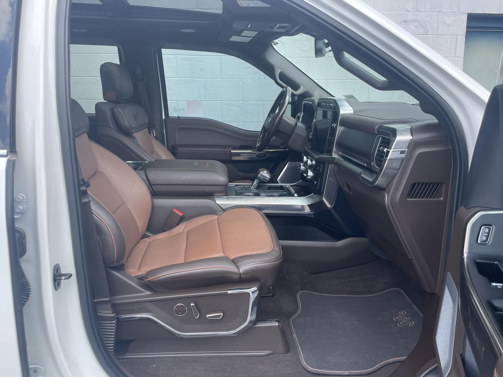 Vehicle photo 22