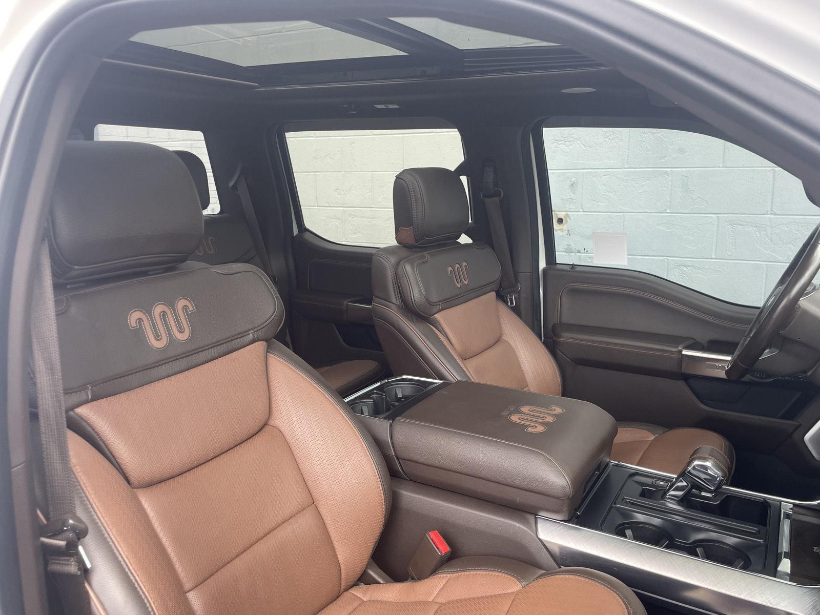 Vehicle photo 23