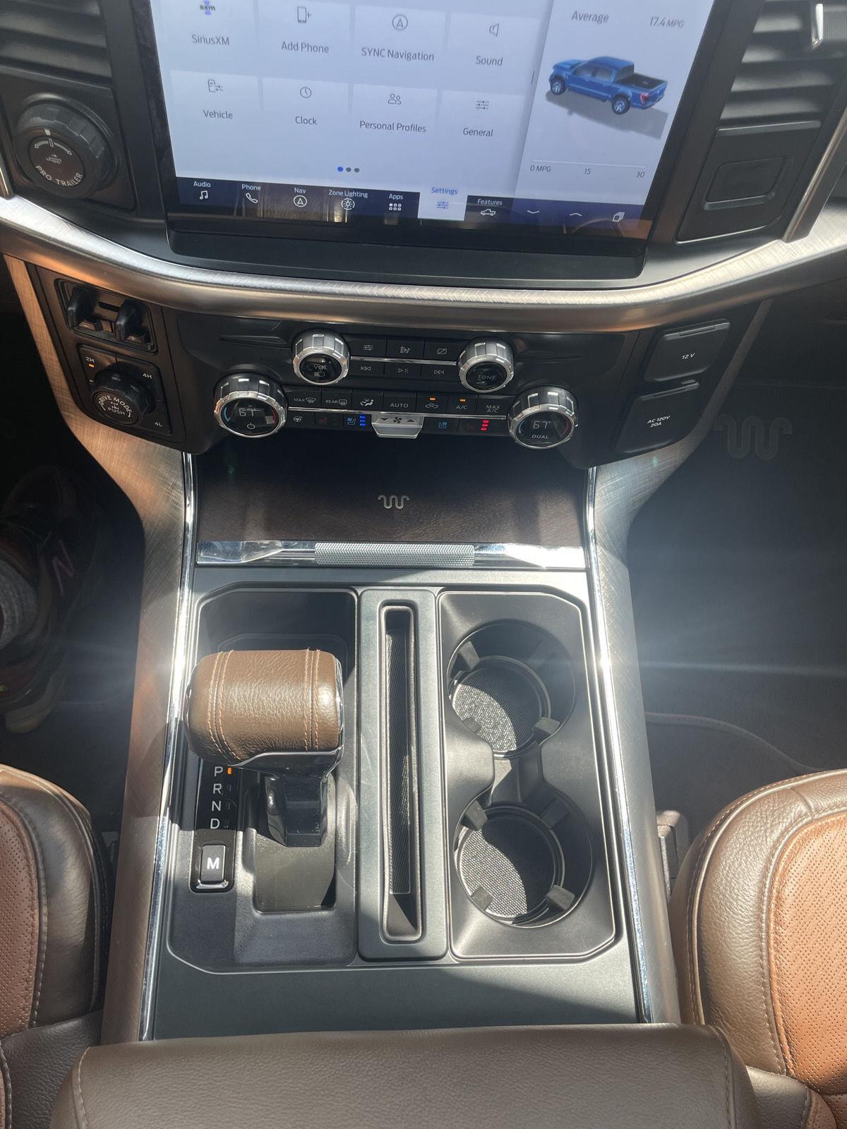 Vehicle photo 27