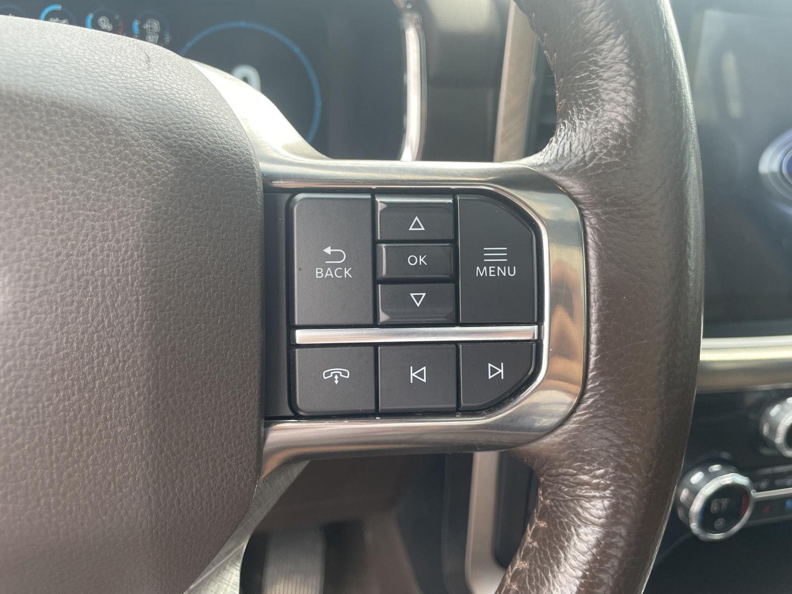Vehicle photo 31