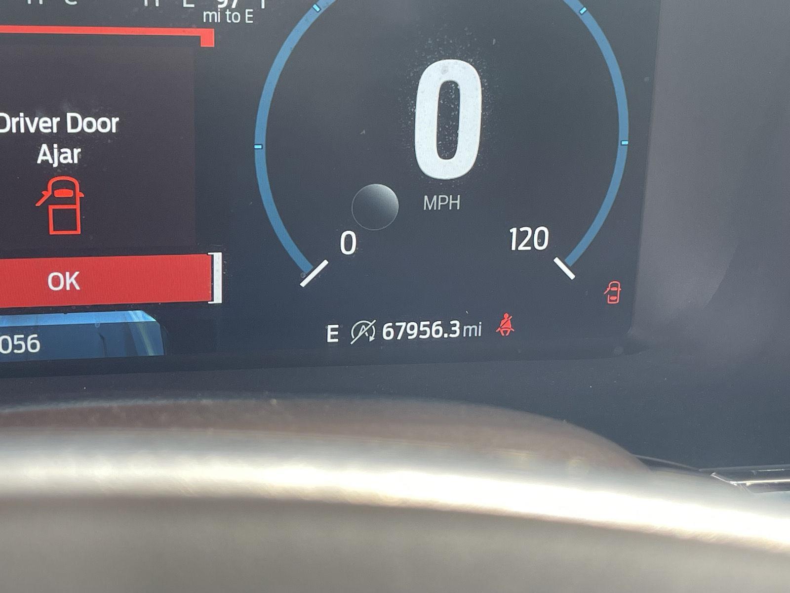 Vehicle photo 32