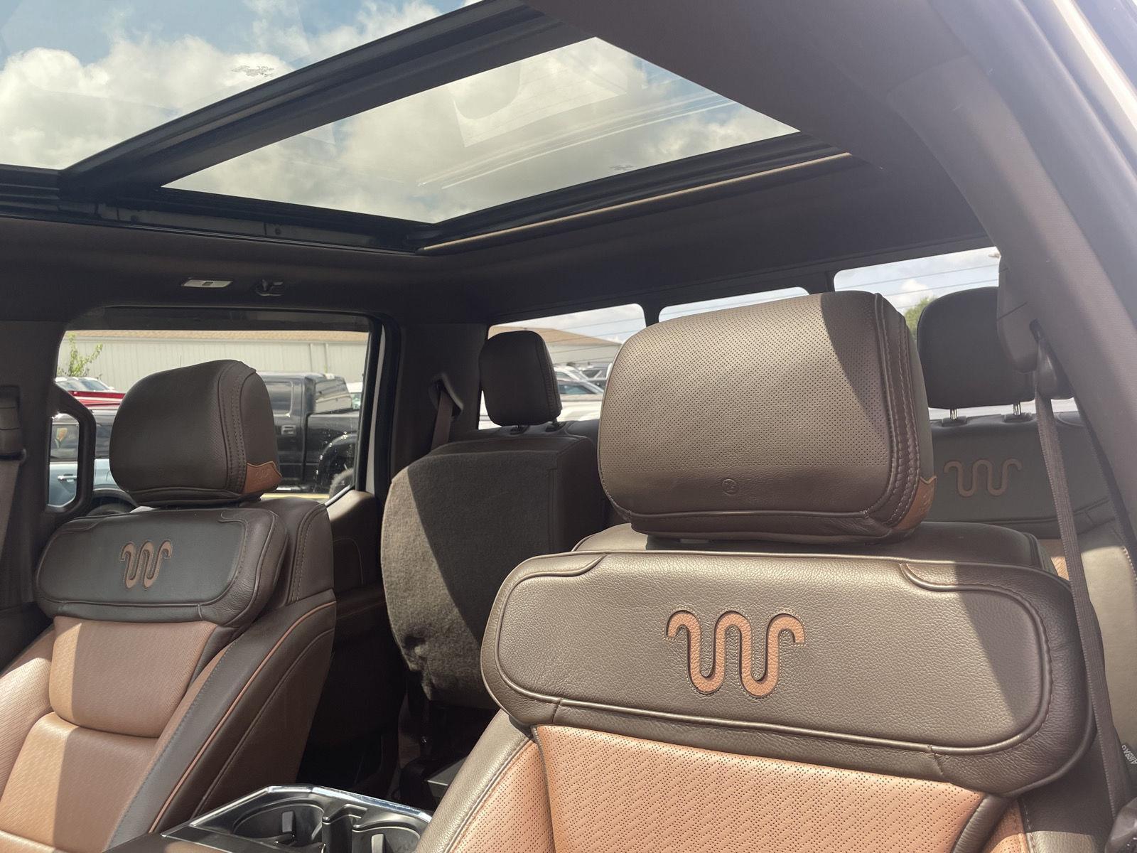 Vehicle photo 35