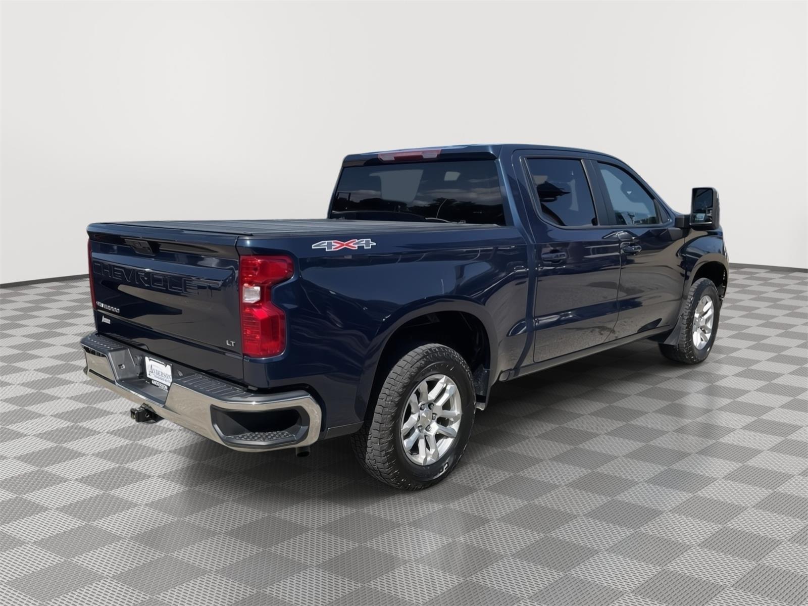 Vehicle photo 7