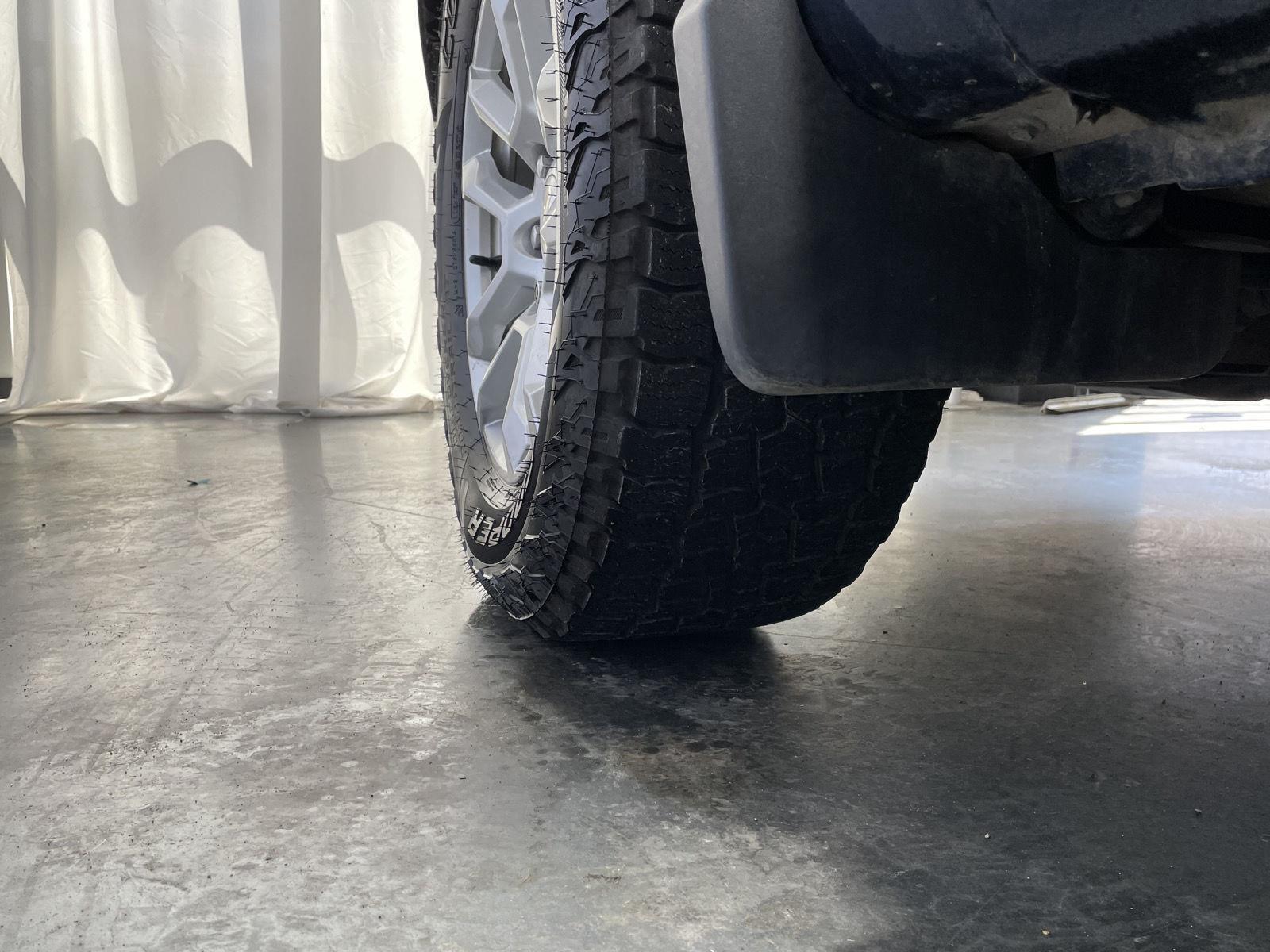 Vehicle photo 11