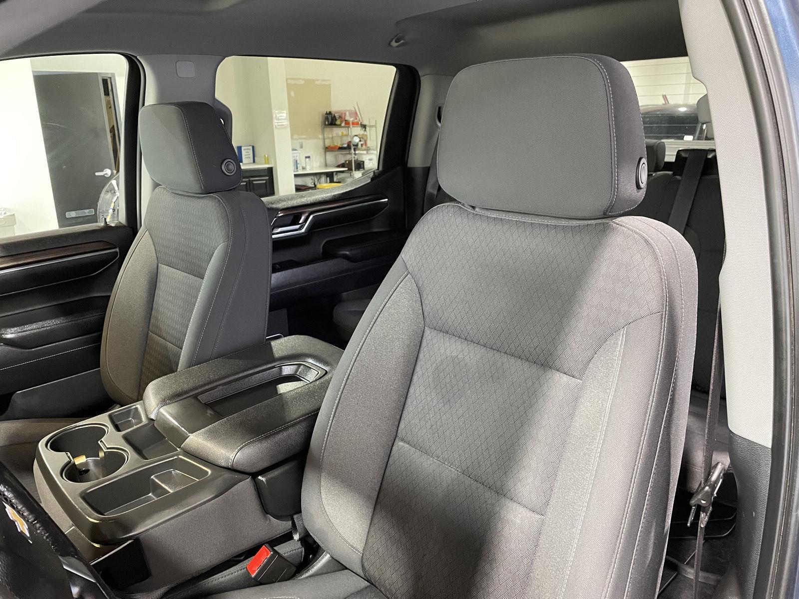 Vehicle photo 18