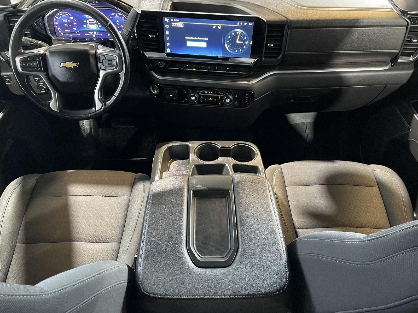 Vehicle photo 29