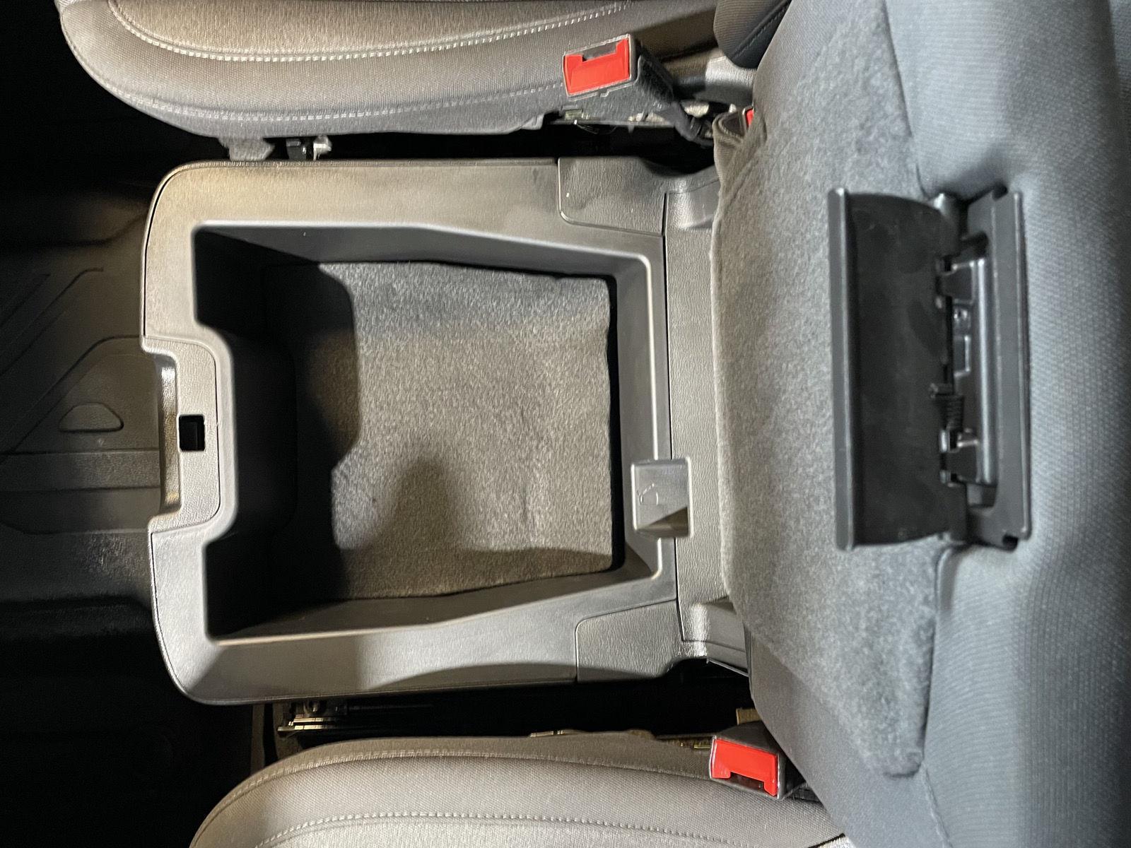 Vehicle photo 32