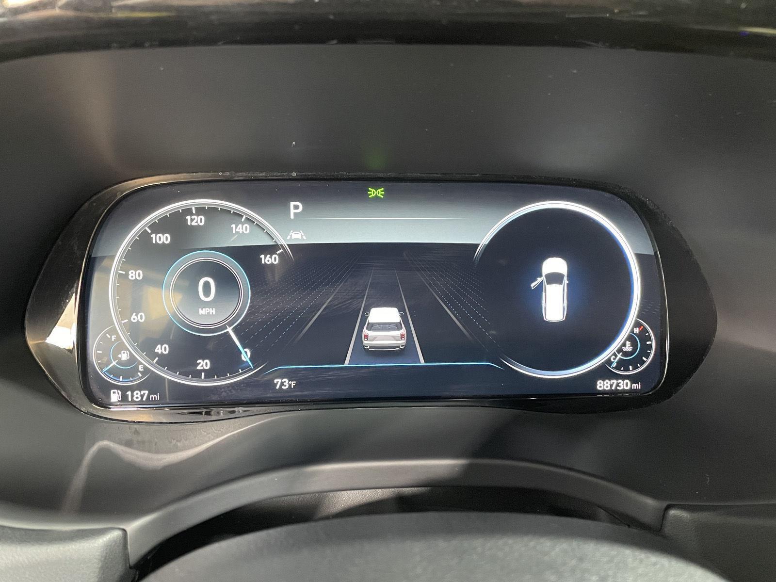 Vehicle photo 3