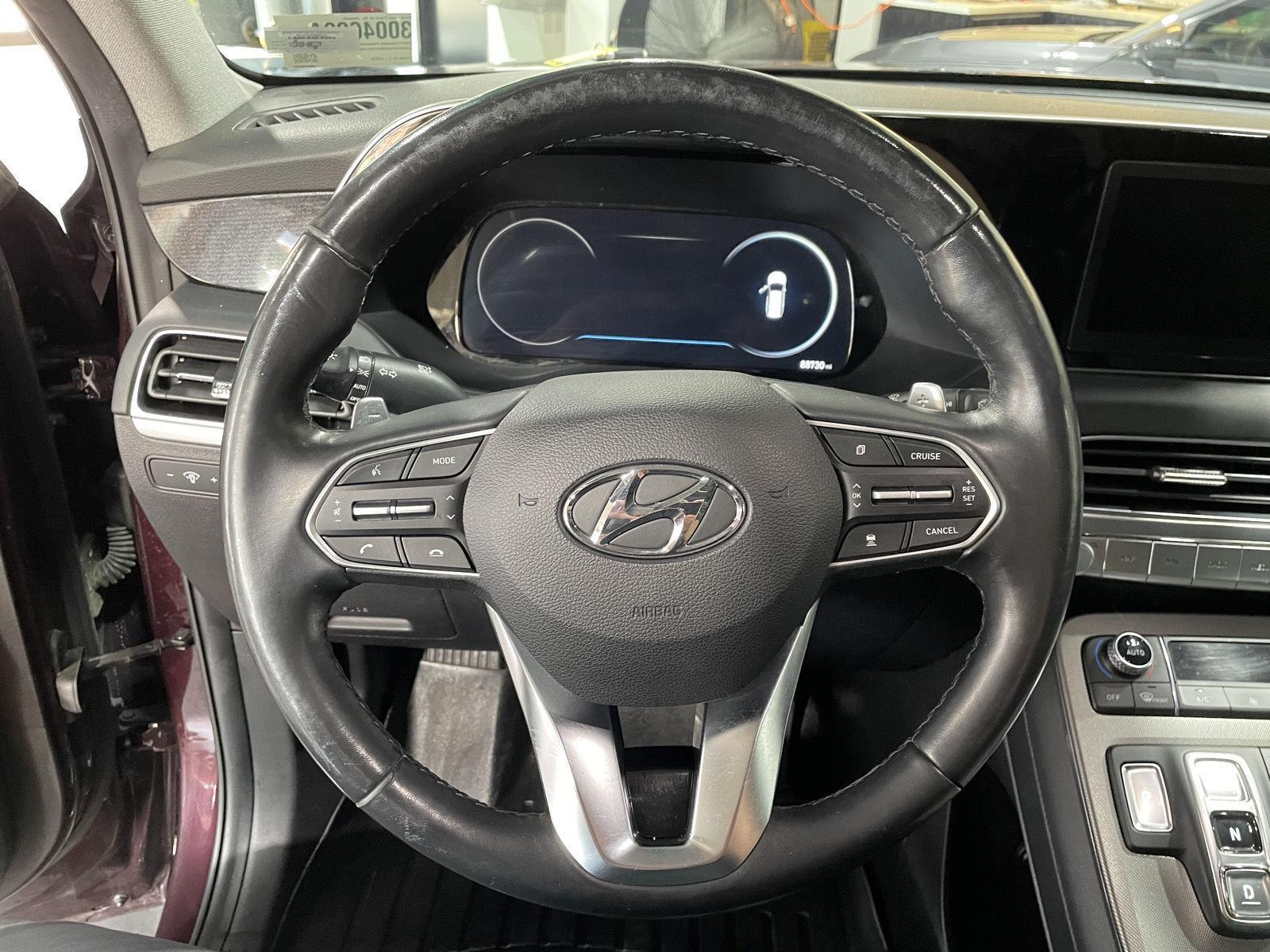 Vehicle photo 10
