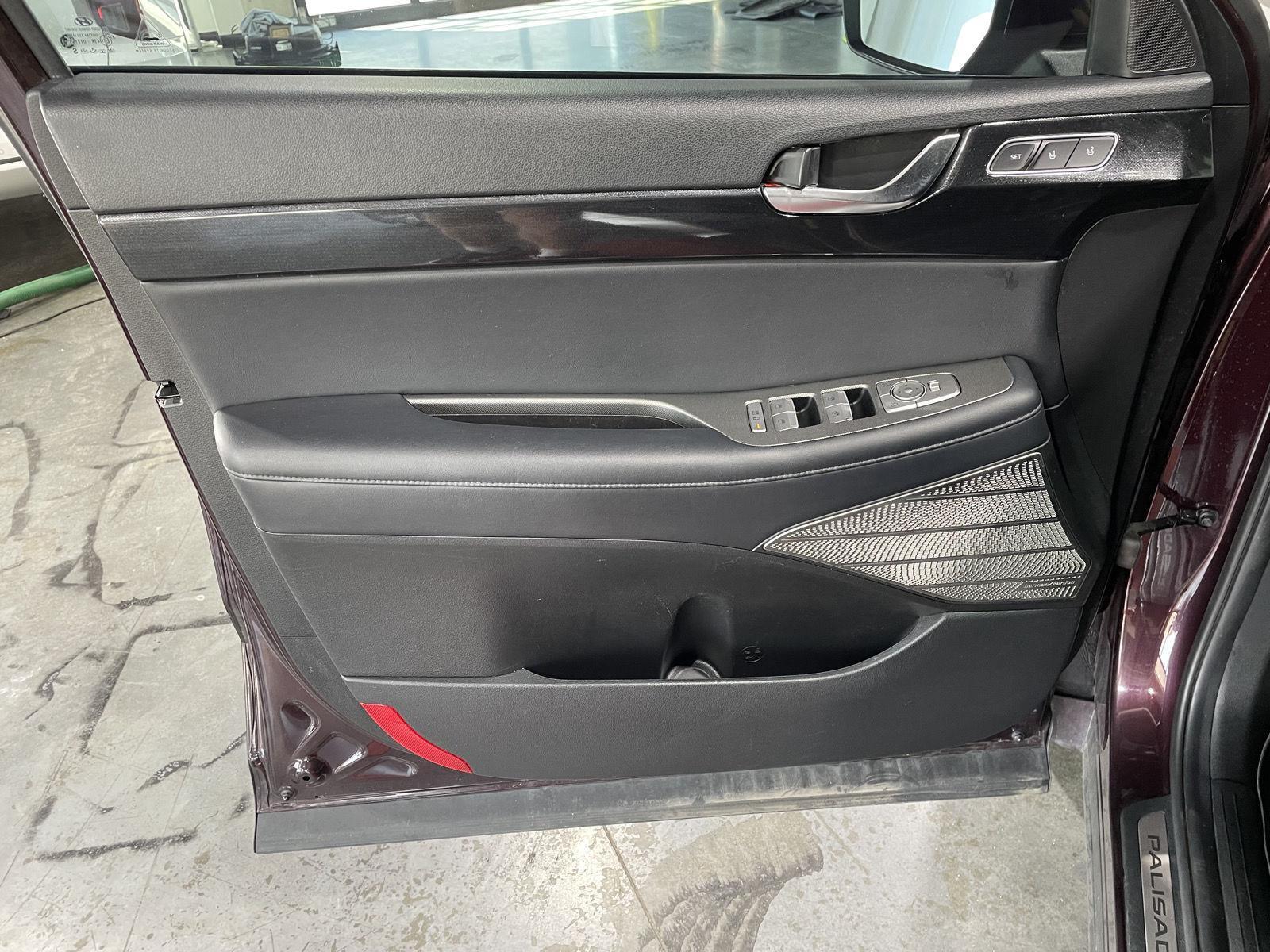 Vehicle photo 15