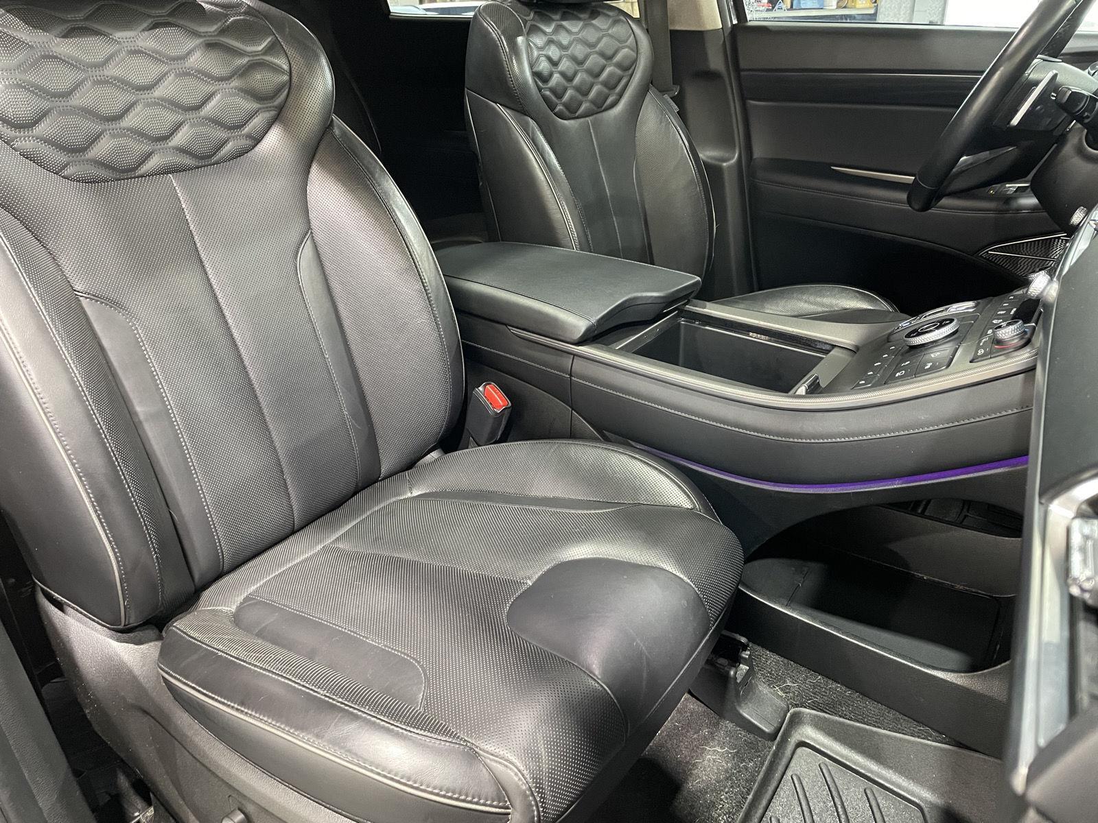 Vehicle photo 25