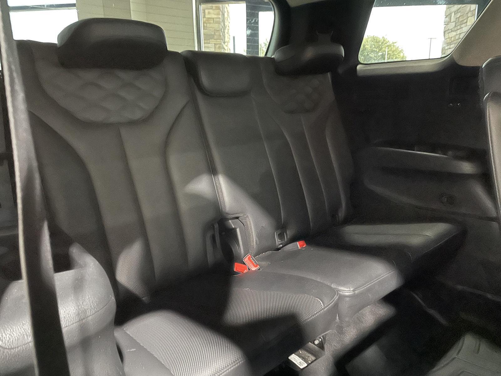 Vehicle photo 28