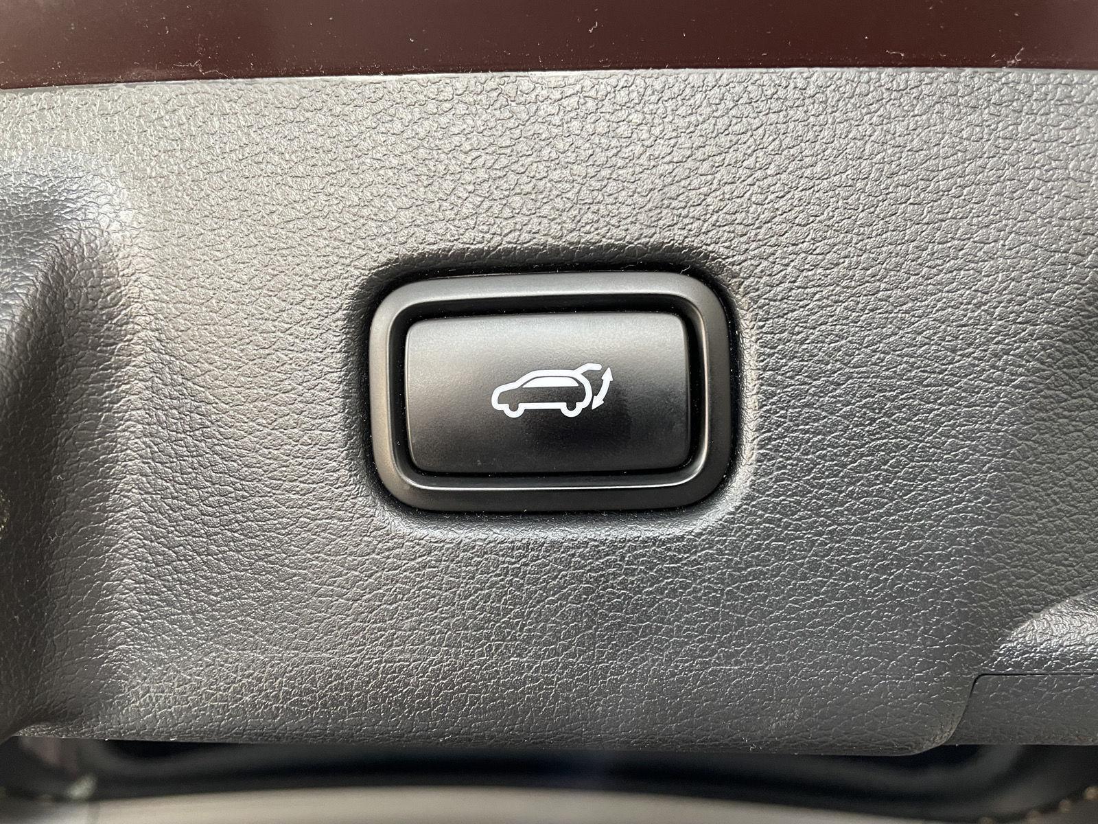 Vehicle photo 44