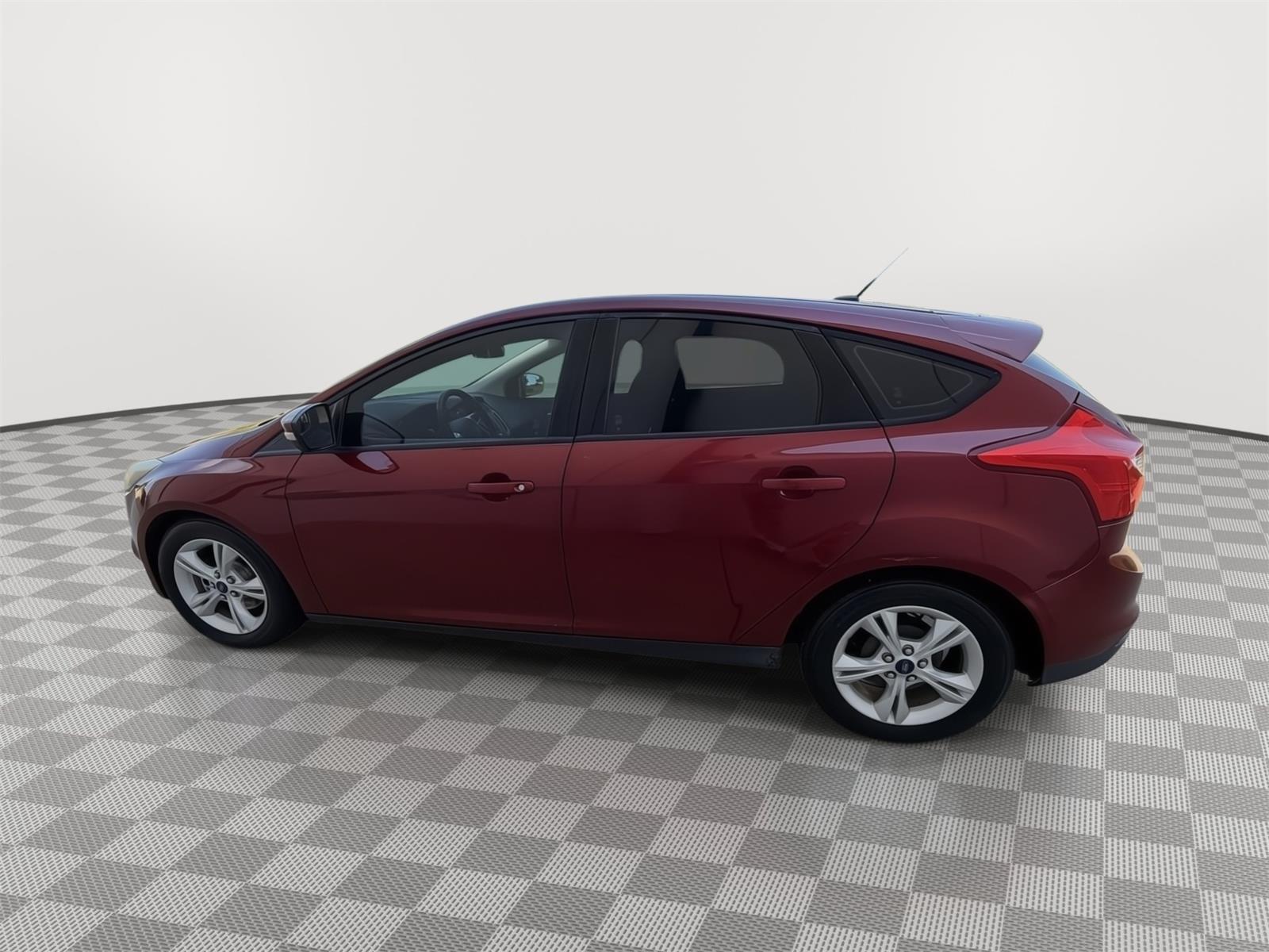 Vehicle photo 8