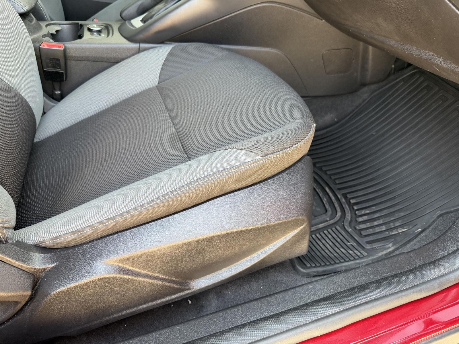 Vehicle photo 12