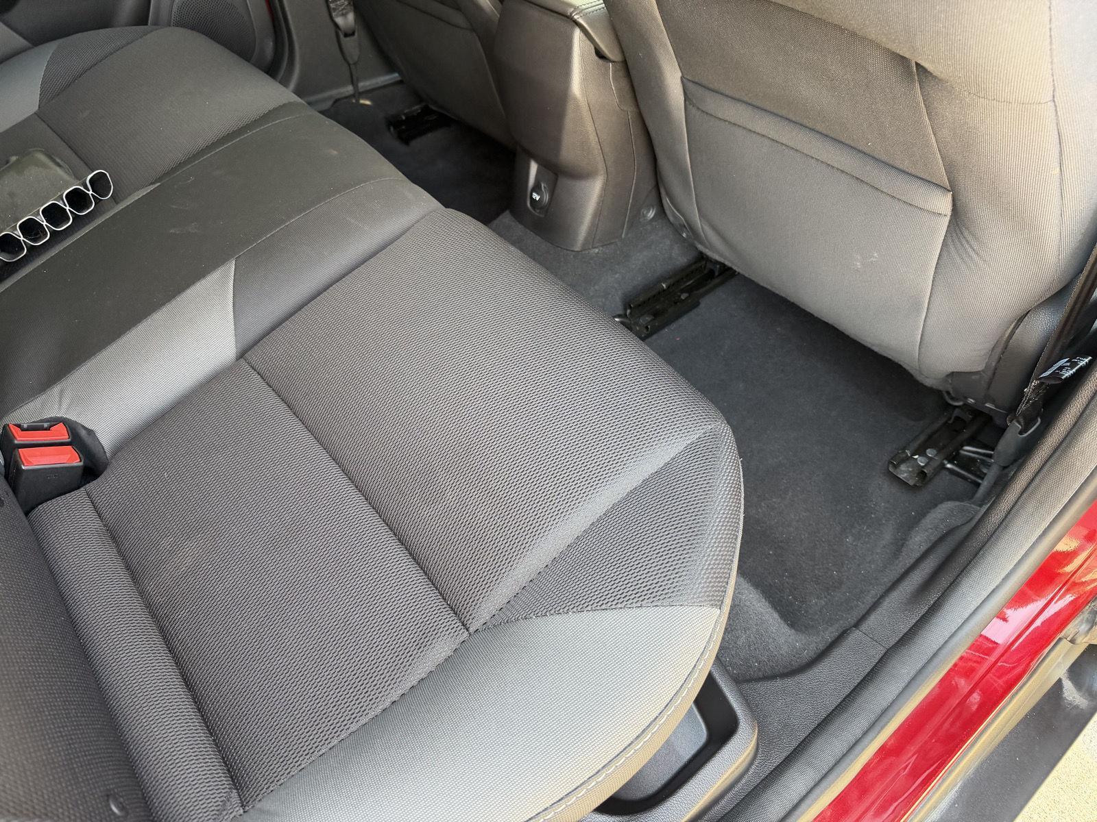 Vehicle photo 13