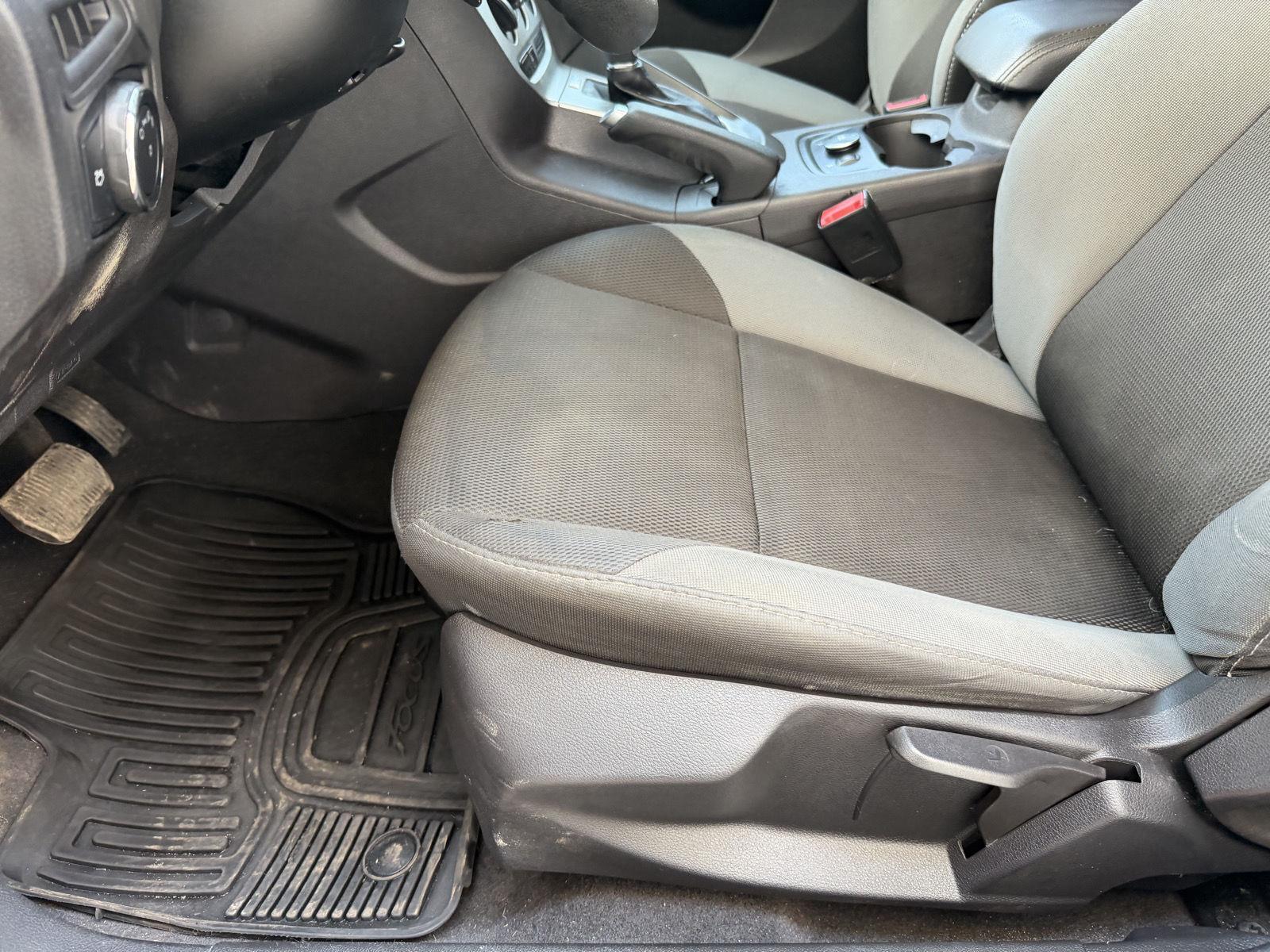 Vehicle photo 16